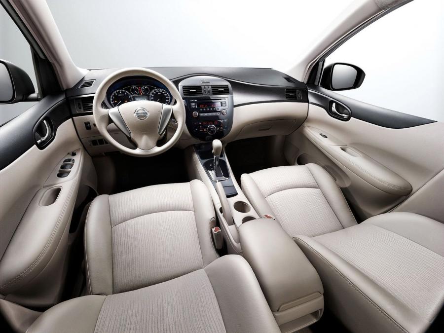  Nissan Tiida 2011 года  (фото 4 из 23)